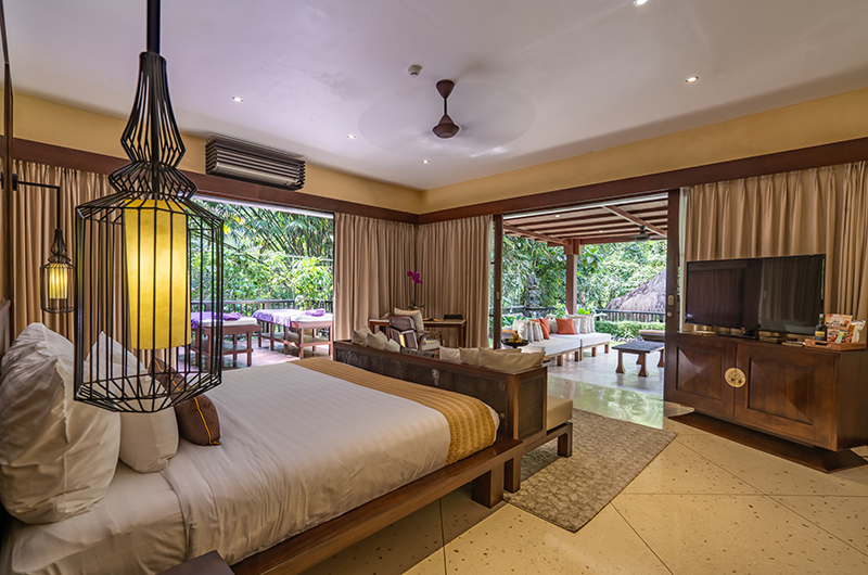 Hidden Palace Spacious Bedroom with TV | Ubud, Bali
