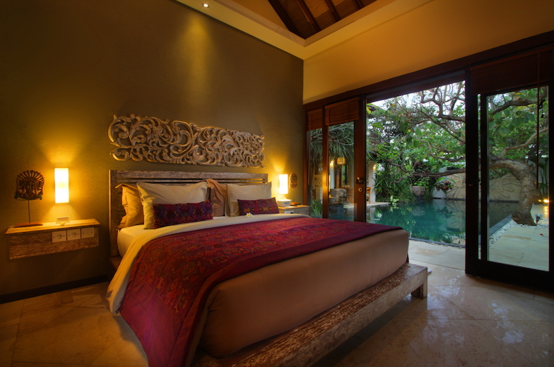 The Royal Purnama Anggrek Bedroom with Lamps | Gianyar, Bali The Royal Purnama Anggrek Bedroom with Lamps | Gianyar, Bali