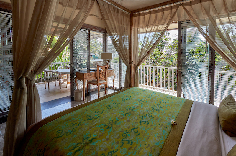 The Royal Purnama Anggrek Bedroom with Study Table | Gianyar, Bali The Royal Purnama Anggrek Bedroom with Study Table | Gianyar, Bali