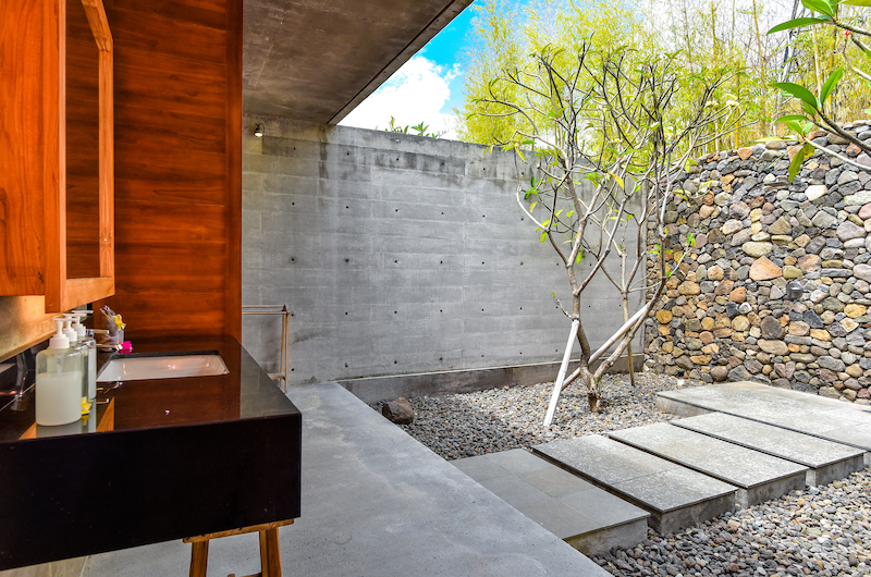 Sumberkima Hill Villas Villa Bali Mynah Shower Area | North Bali, Bali
