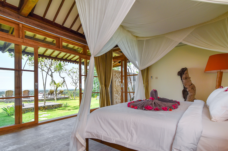 Sumberkima Hill Villas Villa Madoe Bedroom with Lamps | North Bali, Bali