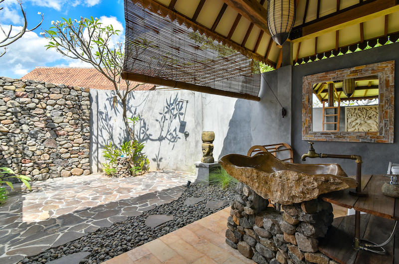 Sumberkima Hill Villas Villa Madoe Shower Area | North Bali, Bali