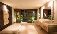 The Royal Purnama Cempaka Bathroom with Bathtub | Gianyar, Bali