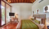 The Royal Purnama Melati Bedroom with Wooden Floor | Gianyar, Bali