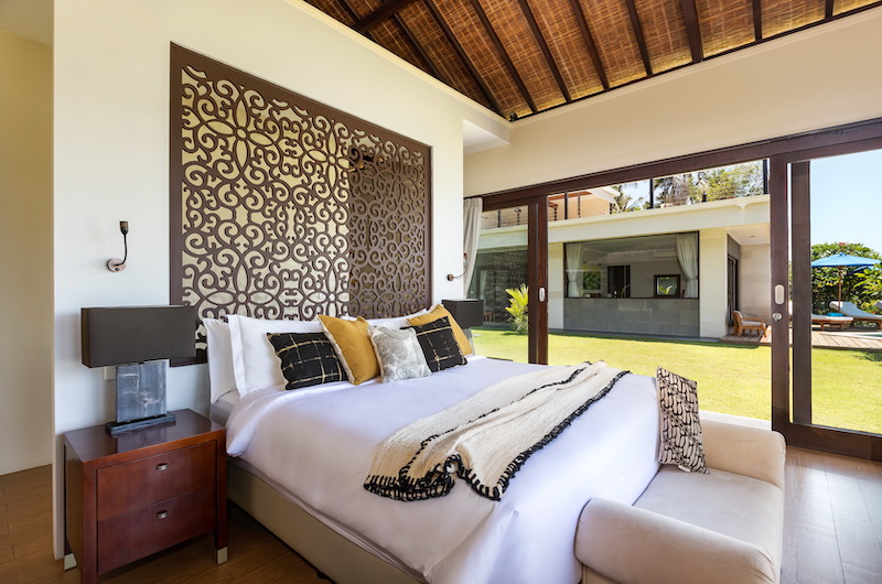 Villa Aamisha Master Bedroom with Lamps | Candidasa, Bali