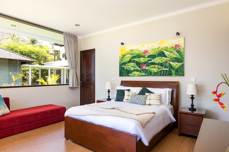 Villa Aamisha Guest Bedroom with Lamps | Candidasa, Bali
