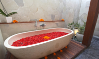 Villa Elite Mundano Bathtub | Canggu, Bali