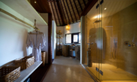 Villa Planta Indoor Shower | Canggu, Bali