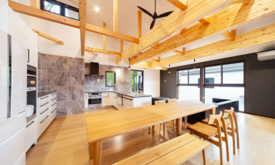Mizuho Chalet Four Bedroom Kitchen and Dining Area | Happo, Hakuba