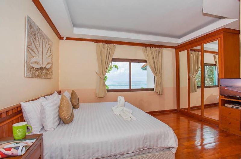 Villa Balie Bedroom with TV | Patong, Phuket