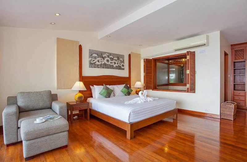 Villa Balie Spacious Bedroom with Seating | Patong, Phuket