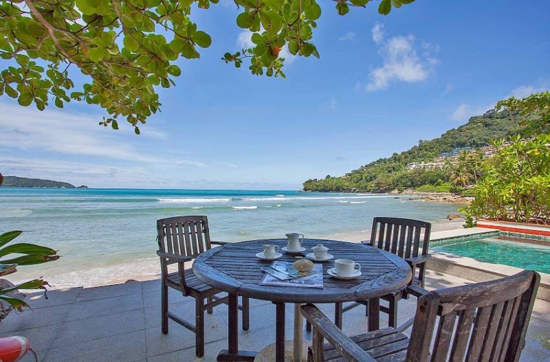 Villa Balie Outdoor Dining Table | Patong, Phuket