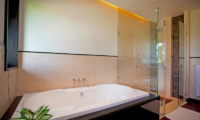 Villa Chom Tawan Bathtub and Shower | Layan, Phuket