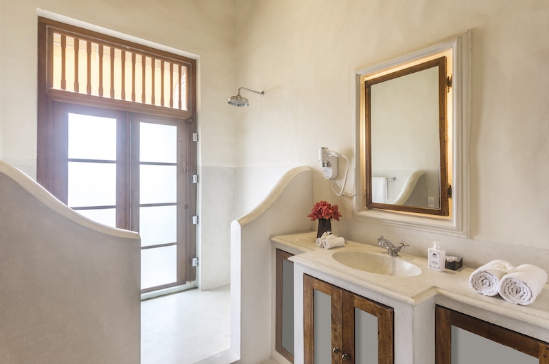 Thambili House Bathroom Two | Galle, Sri Lanka