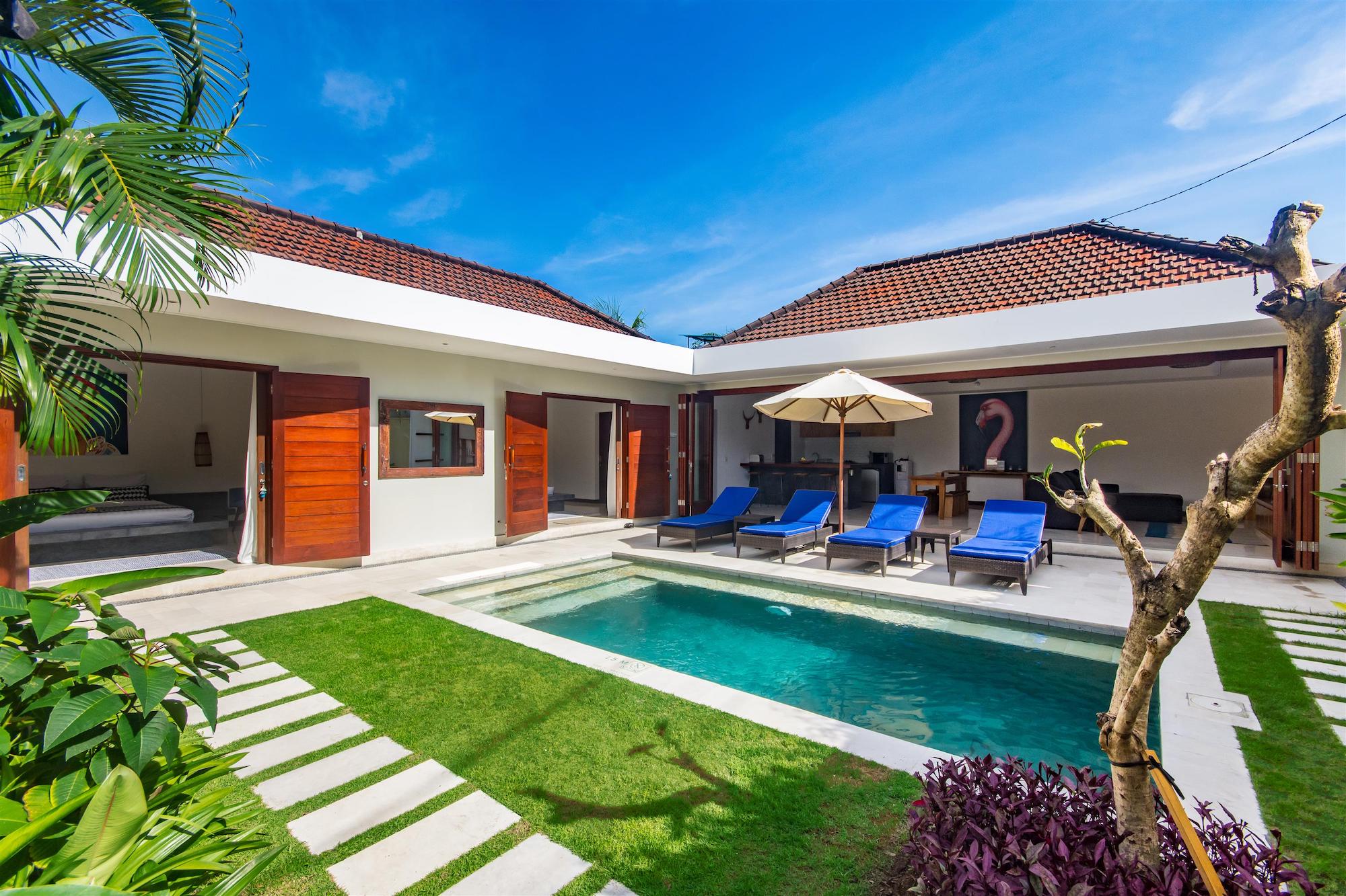 Bali Seminyak Umah Kupu Kupu Pool