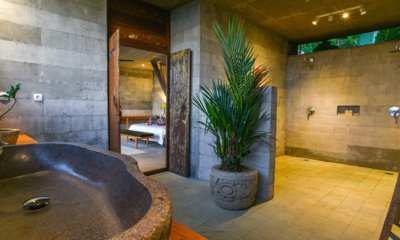 Sumberkima Hill Villas Villa Elnido Bathroom with Showers | Pemuteran, Bali