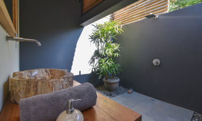 Sumberkima Hill Villas Villa Loulaki Bathroom with Shower | Pemuteran, Bali