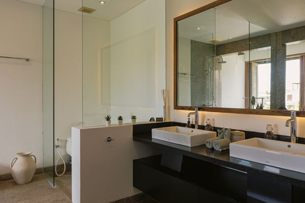 The Beach Villa Cemagi Master Bathroom Four | Seseh, Bali The Beach Villa Cemagi Master Bathroom Four | Seseh, Bali