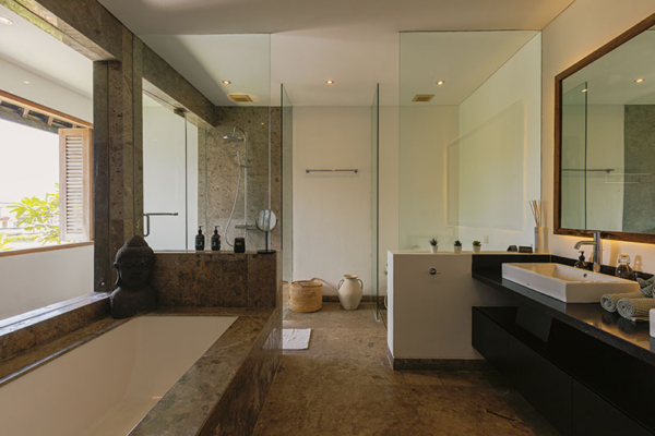 The Beach Villa Cemagi Master Bathroom Four with Bathtub | Seseh, Bali The Beach Villa Cemagi Master Bathroom Four with Bathtub | Seseh, Bali