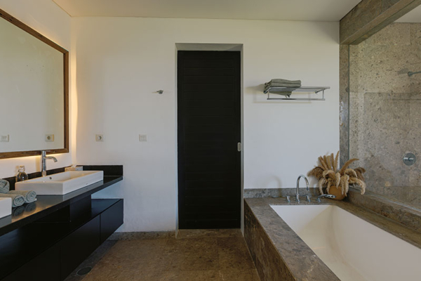 The Beach Villa Cemagi Master Bathroom Four Bathtub | Seseh, Bali The Beach Villa Cemagi Master Bathroom Four Bathtub | Seseh, Bali