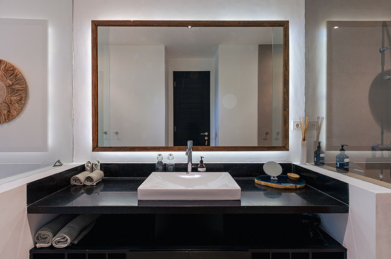 The Beach Villa Cemagi Bathroom Five with Mirror | Seseh, Bali