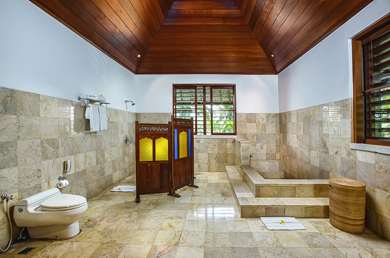 Villa Bukit Naga Bathroom with Bathtub | Gianyar, Bali
