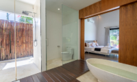 Villa Doretanh En-suite Bathroom with Bathtub | Ungasan, Bali