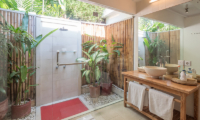 Villa Sipo Bathroom with Shower | Seminyak, Bali