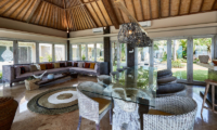 Villa Sunrise Dining Area with Garden View | Gianyar, Bali