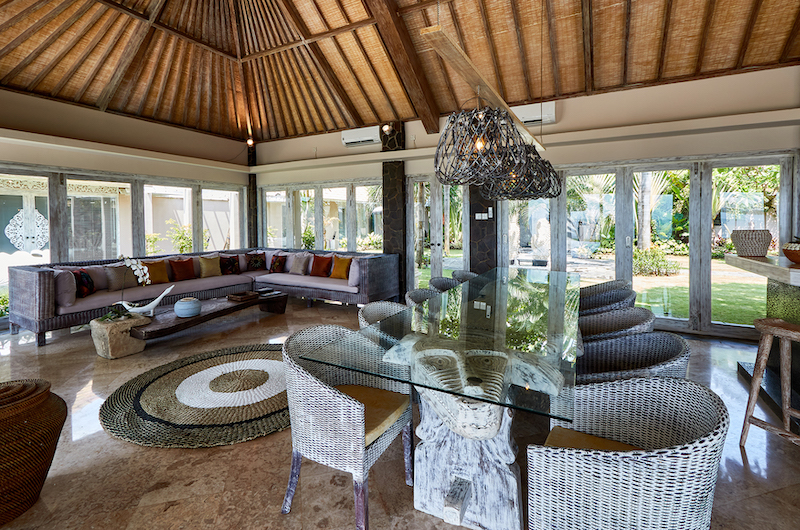 Villa Sunrise Dining Area with Garden View | Gianyar, Bali