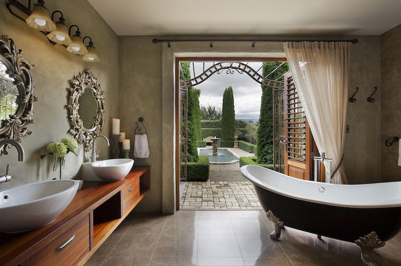Ataahua Lodge Bathtub | Whakamarama, Bay of Plenty
