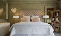 Ataahua Lodge Bedroom with Heart Shape Lamp | Whakamarama, Bay of Plenty