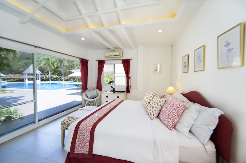 Tamarind Villas Lake Villa Bedroom with Seating | Pattaya, Chonburi
