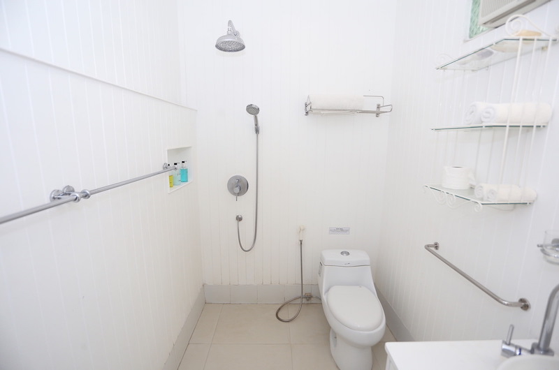 Tamarind Villas Lake Villa Bathroom | Pattaya, Chonburi