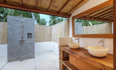 Villa Luna Bathroom with Shower | Gili Trawangan, Lombok