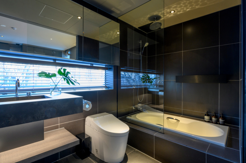 Odile Bathroom with Shower Enclosure and Bathtub | Hirafu, Niseko
