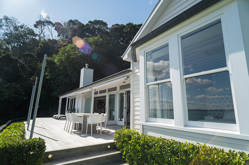 Villa Tahapuke Front Terrace | Bay of Island, Nothland