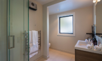 Kohanga Luxury Lakeside Villa Bathroom with Vanity | Queenstown, Otago