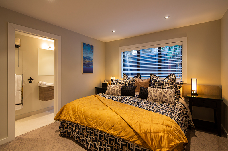 Kohanga Luxury Lakeside Villa Bedroom with Ensuite Bathroom | Queenstown, Otago