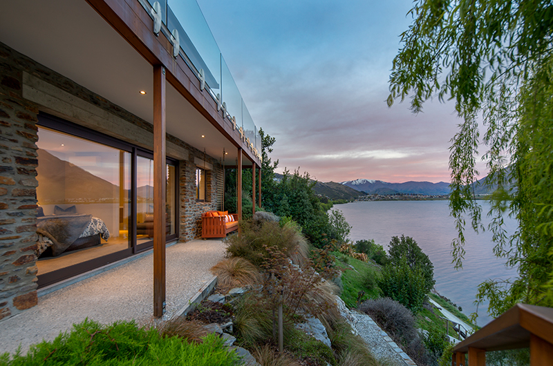 Kohanga Luxury Lakeside Villa Terrace | Queenstown, Otago