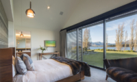 Sunrise Bay Spacious Master Bedroom | Wanaka, Otago