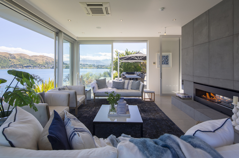 Supreme Lakefront Open Plan Living Room | Queenstown, Otago