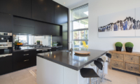 Supreme Lakefront Fully Equipped Kitchen | Queenstown, Otago