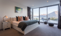 Views on Edinburgh Bedroom with Terrace | Queenstown, Otago