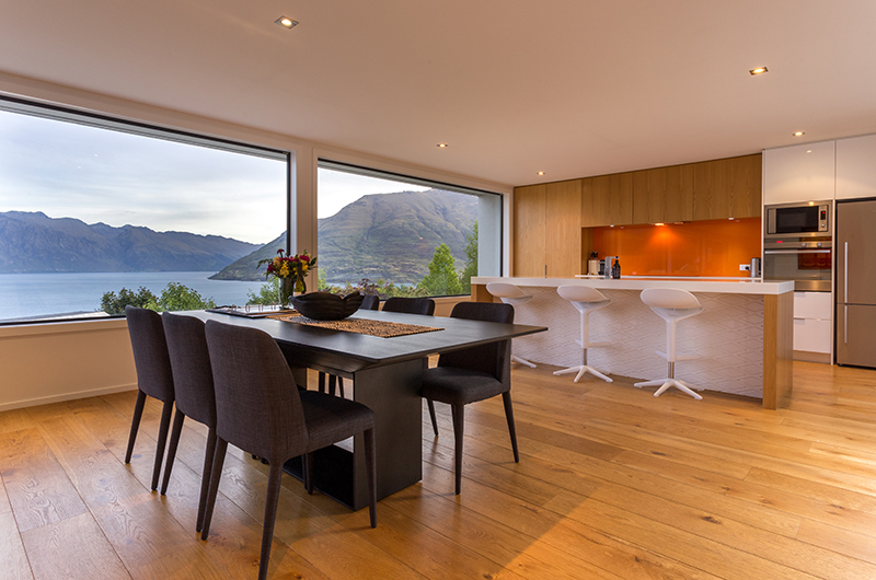 Villa Fifteen Dining Table with Lake Views | Queenstown, Otago