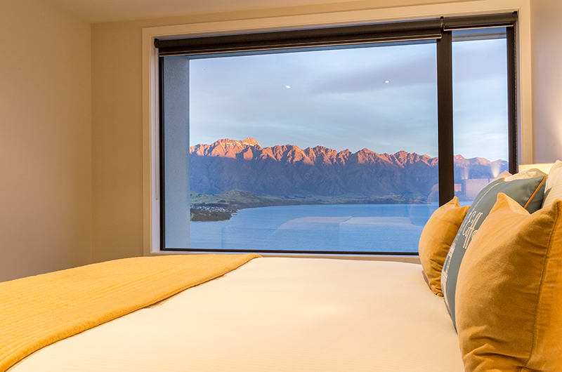 Villa Fifteen Bedroom with Lake Views | Queenstown, Otago