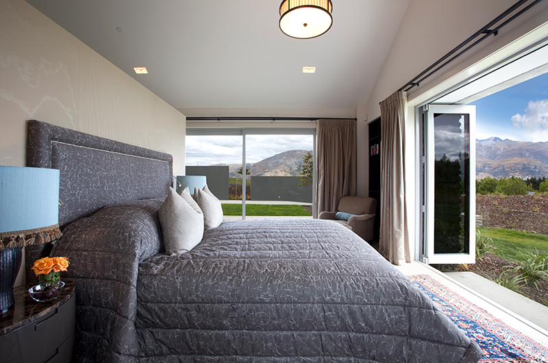 Villa Kumanu Guest Bedroom | Arrowtown, Otago