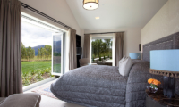 Villa Kumanu Spacious Bedroom One | Arrowtown, Otago