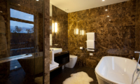 Villa Kumanu Master Bathroom | Arrowtown, Otago