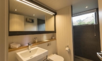 Wyuna House Bathroom | Glenorchy, Otago